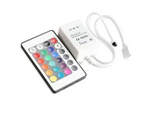 Bandă LED de 5 m cu controler RGB - ROȘU, VERDE, ALBASTRU