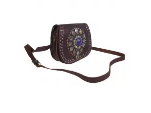 Geantă maro închis cu piatră și monede