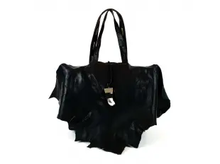 Geantă neagră - frunză