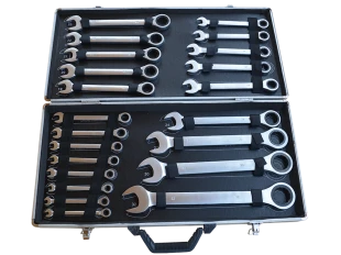 Set de chei combinate de la 6 mm la 32 mm într-o cutie metalică KraftRoyal